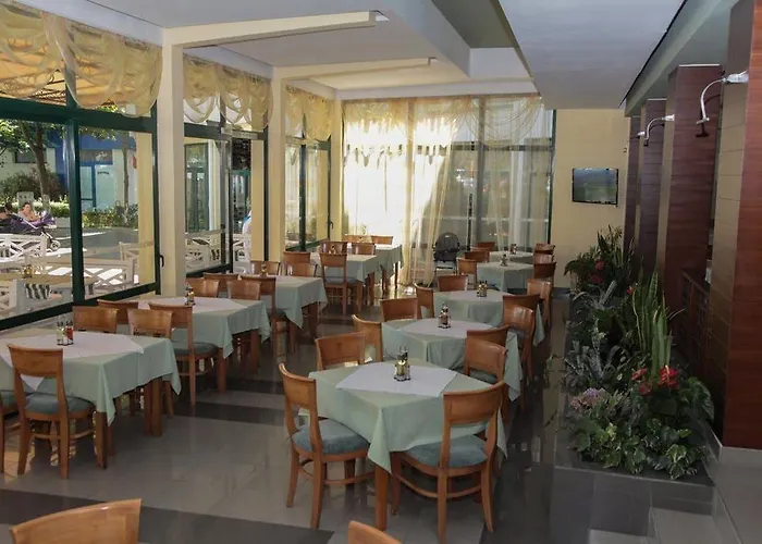 Хотел славянски 3*