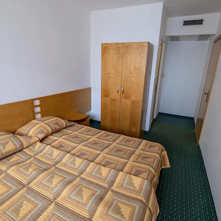 Hotel Slavyanski 3*